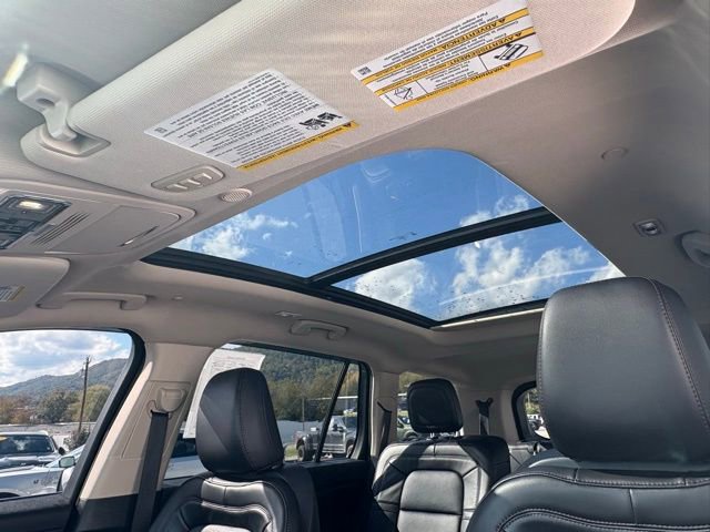 Used 2022 Lincoln Aviator Reserve w/ Elements Package Plus image 28