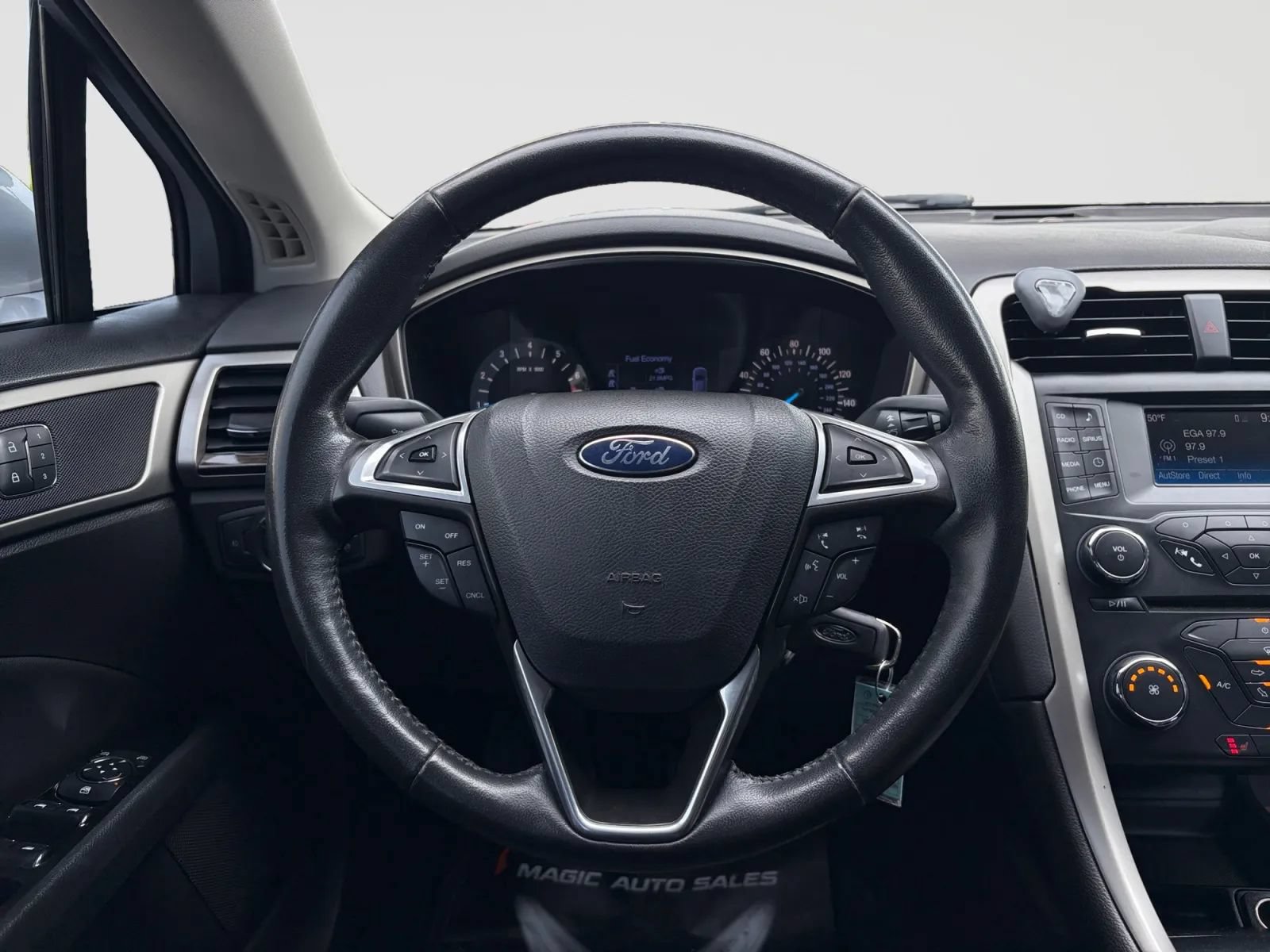 Used 2013 Ford Fusion SE FWD image 28