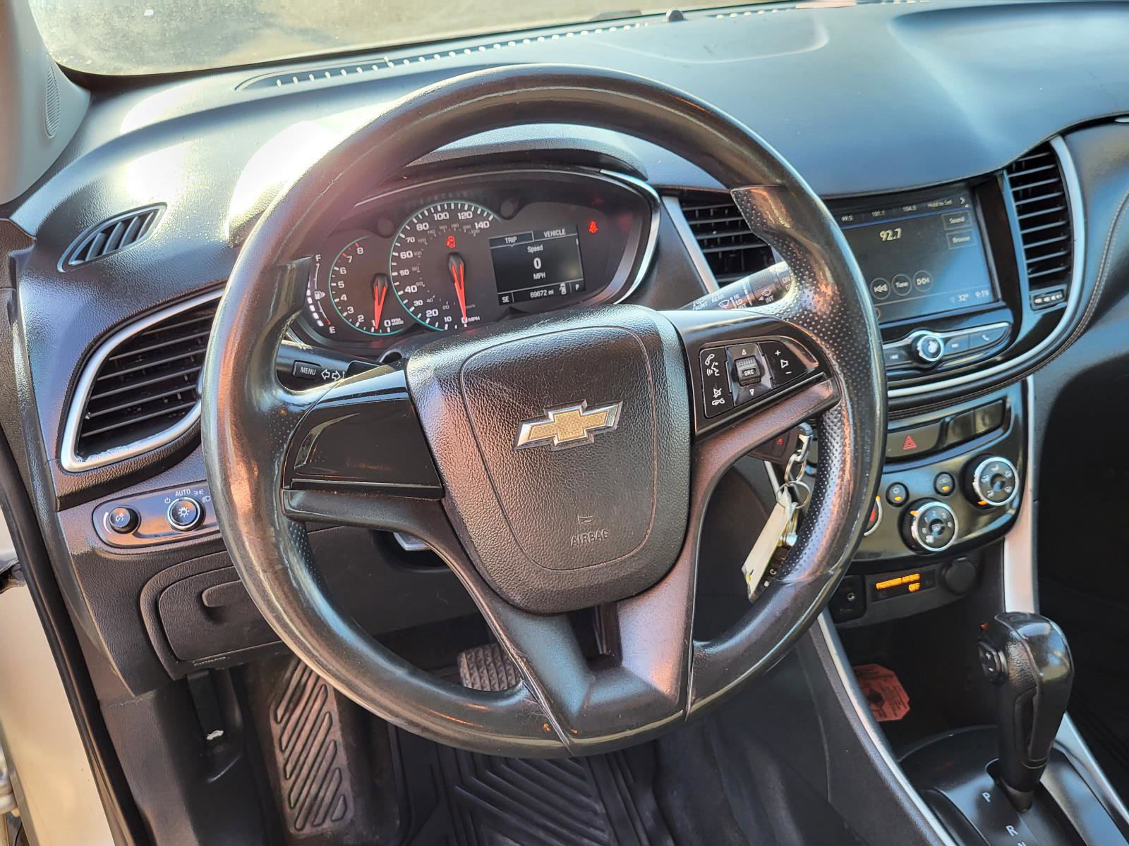 Used 2018 Chevrolet Trax LS AWD/4WD image 21