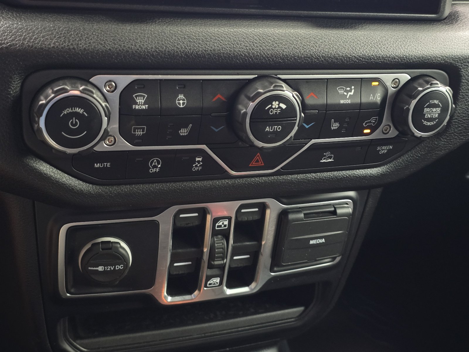 Used 2024 Jeep Wrangler 4WD S image 20
