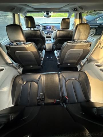 Used 2019 Chrysler Pacifica Limited image 15
