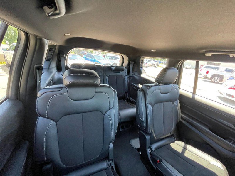 Used 2024 Jeep Grand Cherokee L Laredo AWD/4WD image 6