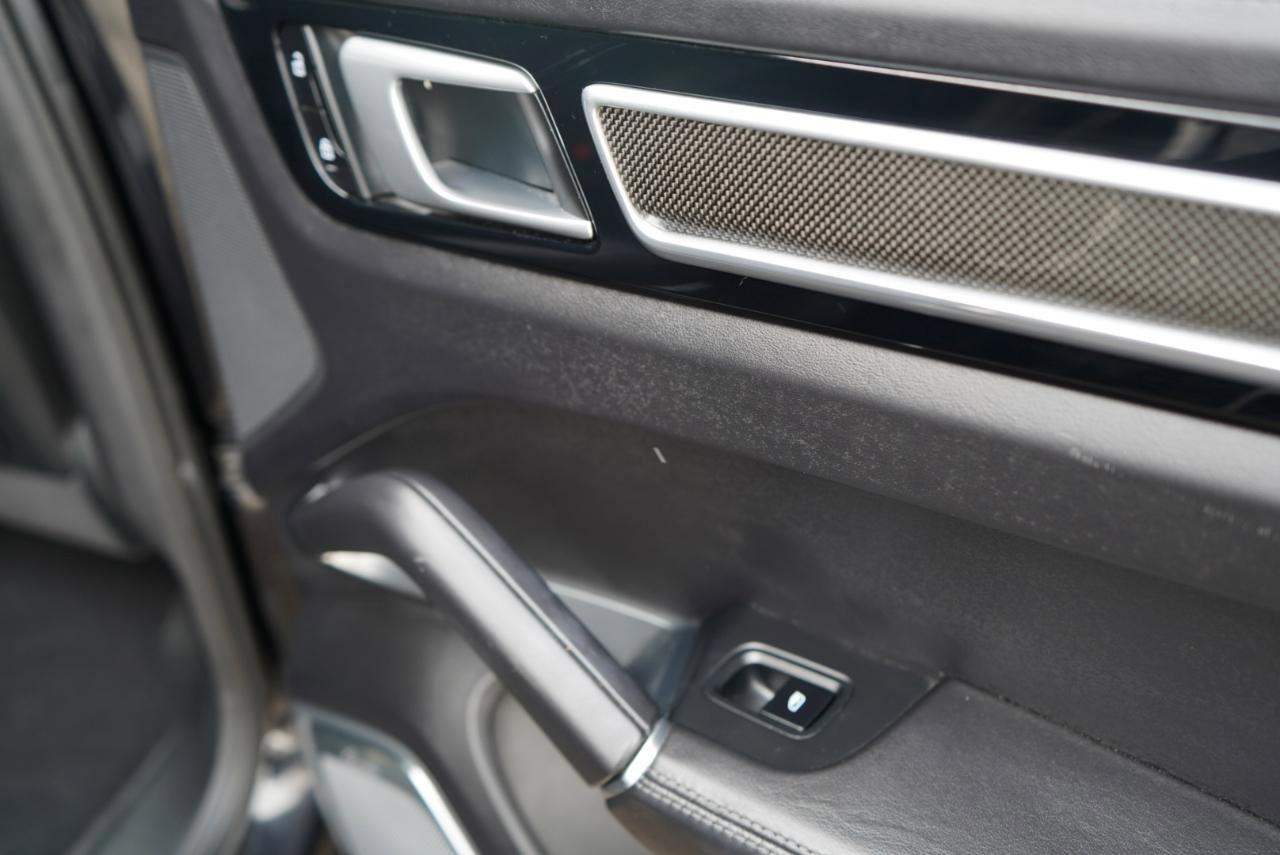 Used 2021 Porsche Cayenne Turbo image 66