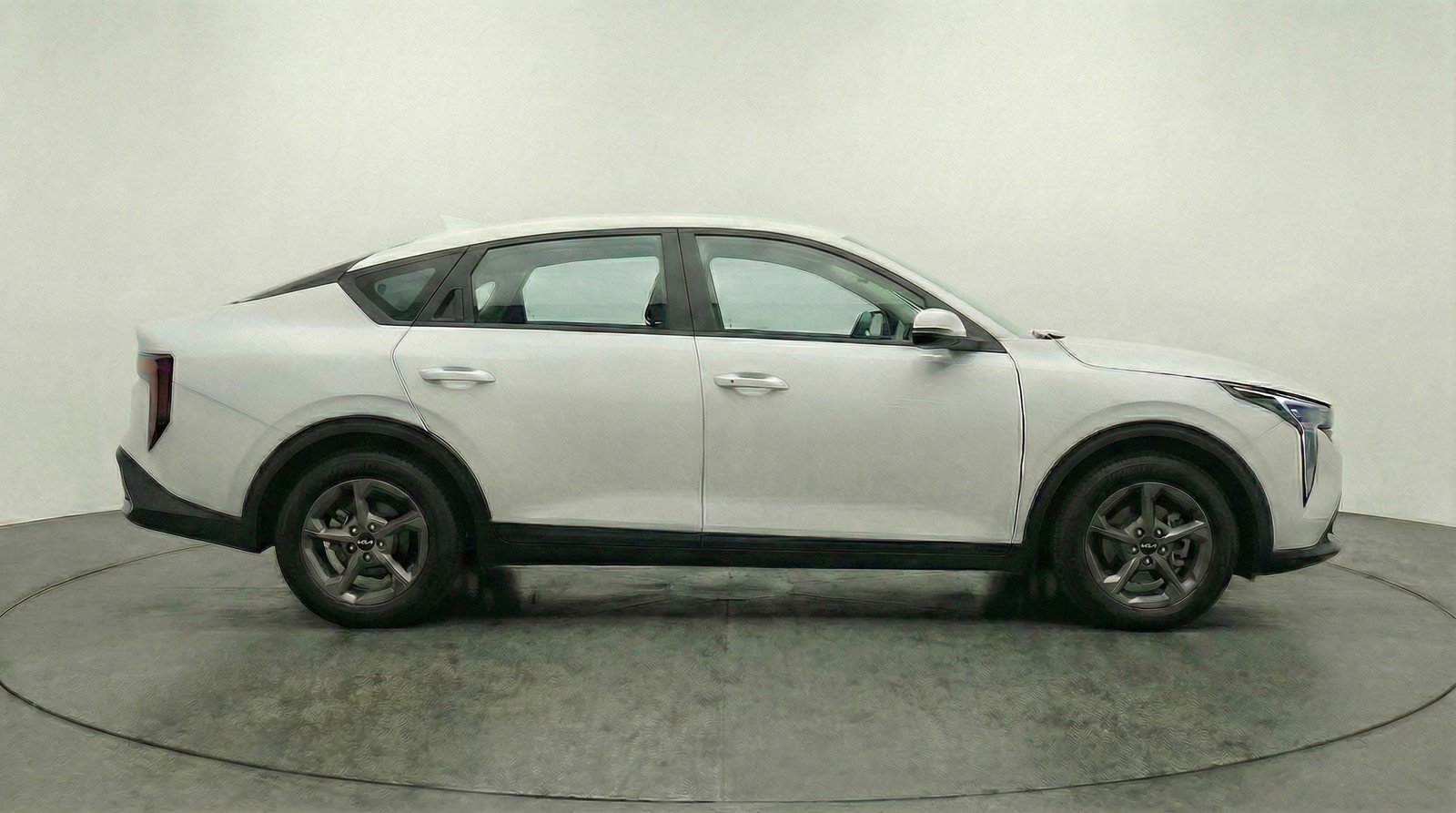 Used 2025 Kia K4 LXS image 11