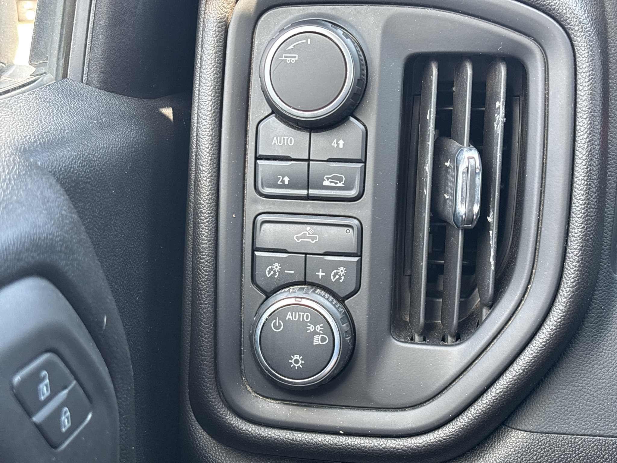 Used 2023 Chevrolet Silverado 1500 W/T w/ Trailering Package AWD/4WD image 14