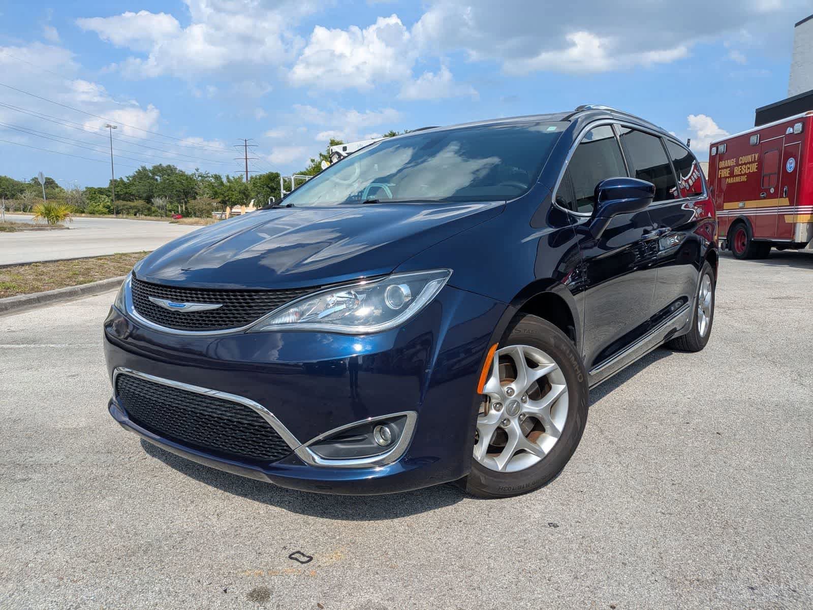 Used 2018 Chrysler Pacifica Touring-L Plus w/ Tire & Wheel Group