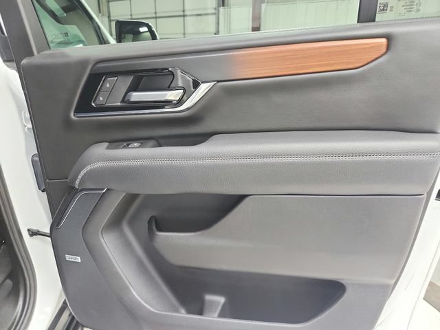 Used 2025 GMC Yukon XL Denali AWD/4WD image 52