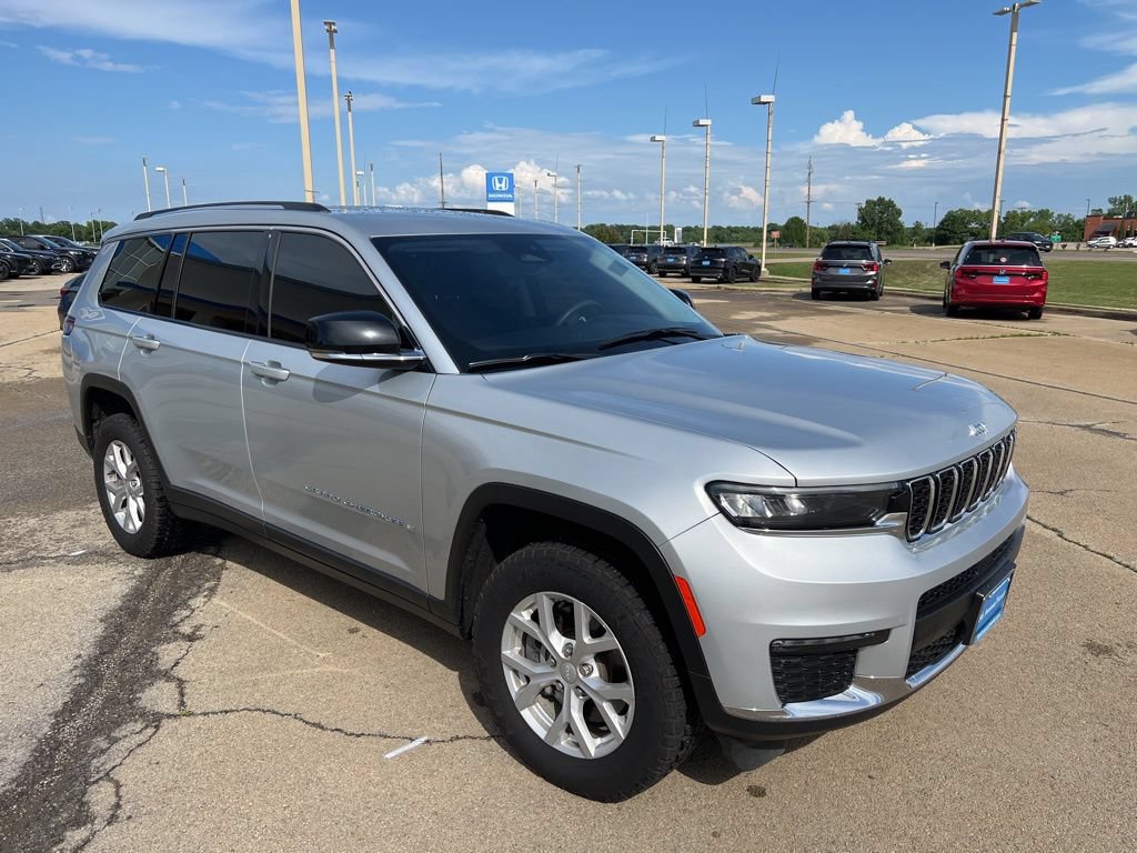 Used 2023 Jeep Grand Cherokee L Limited AWD/4WD image 3