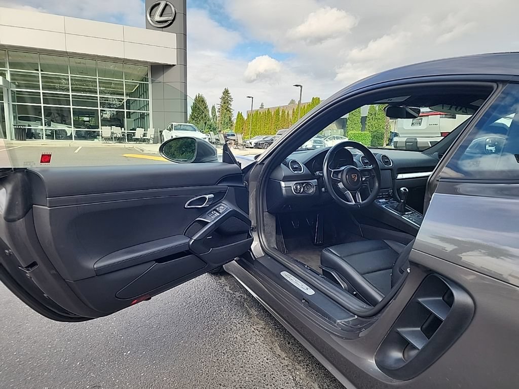 Used 2017 Porsche 718 Cayman S RWD image 9