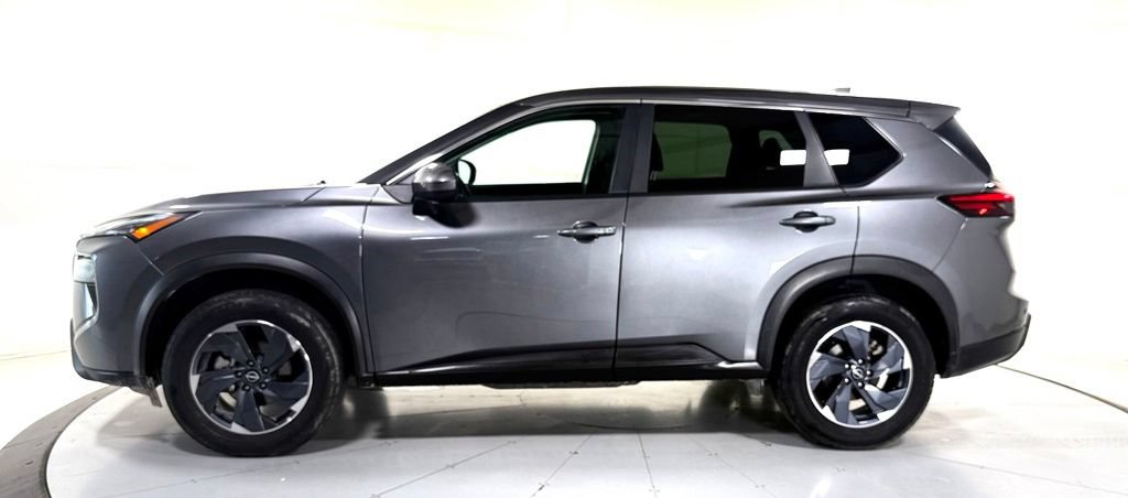 Used 2025 Nissan Rogue SV FWD image 8