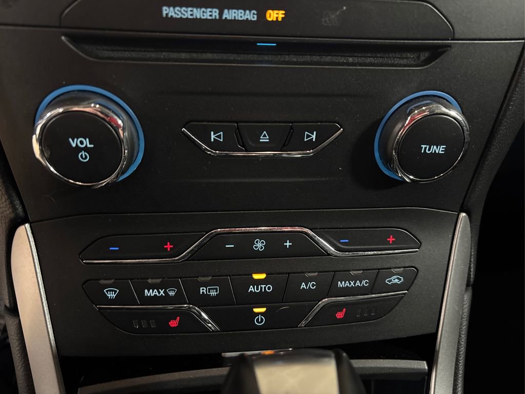 Used 2016 Ford Edge SEL w/ Equipment Group 201A image 31