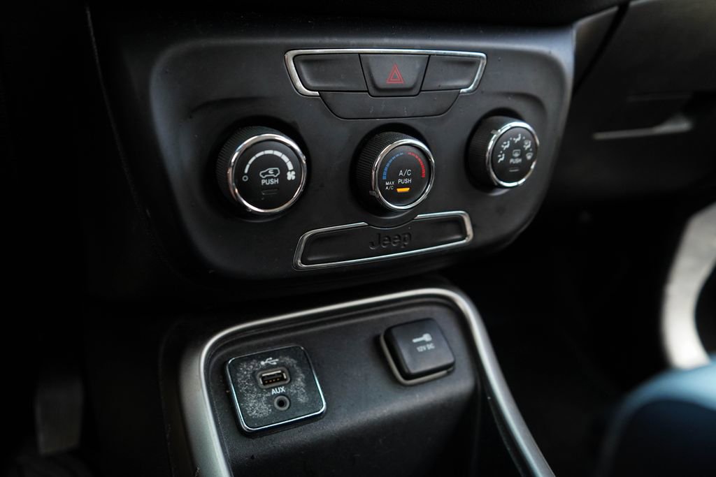 Used 2018 Jeep Compass Sport FWD image 27