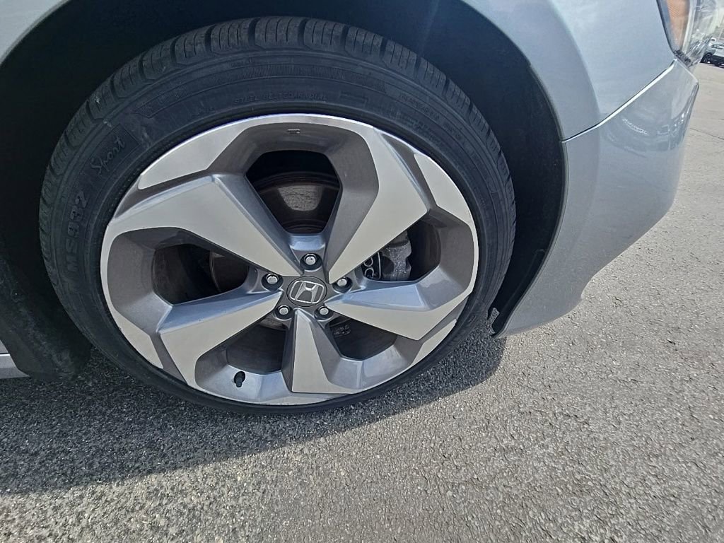 Used 2019 Honda Accord Touring image 10