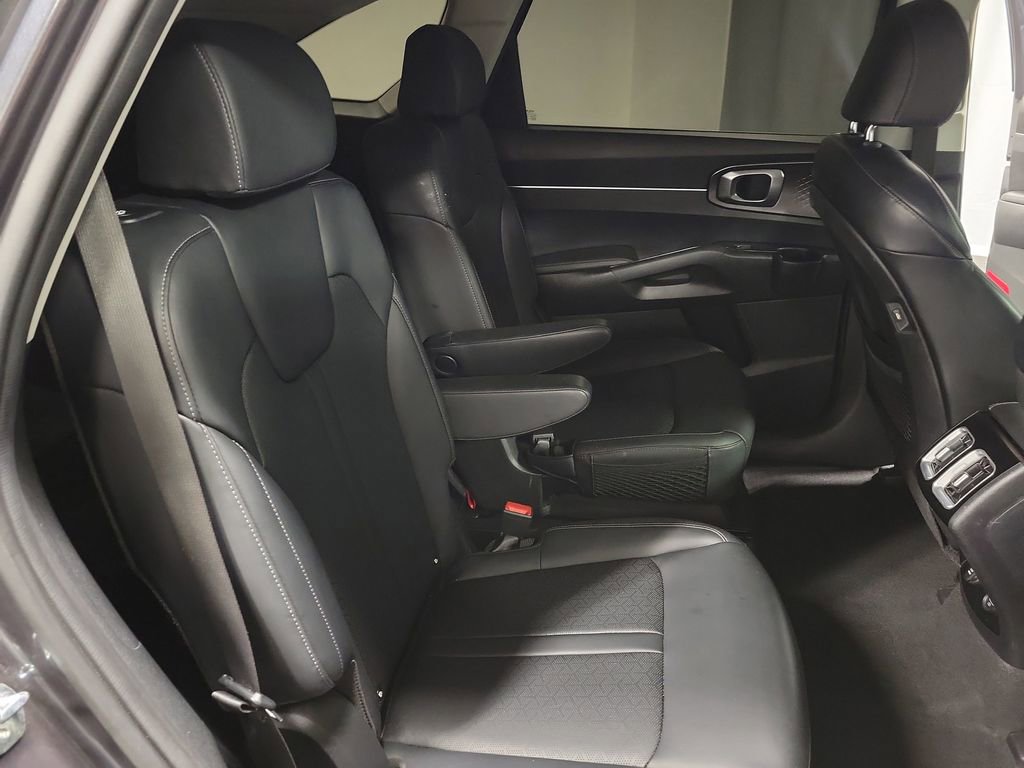 Used 2022 Kia Sorento S image 24
