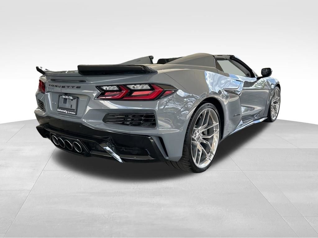 Used 2025 Chevrolet Corvette Z06 RWD image 5