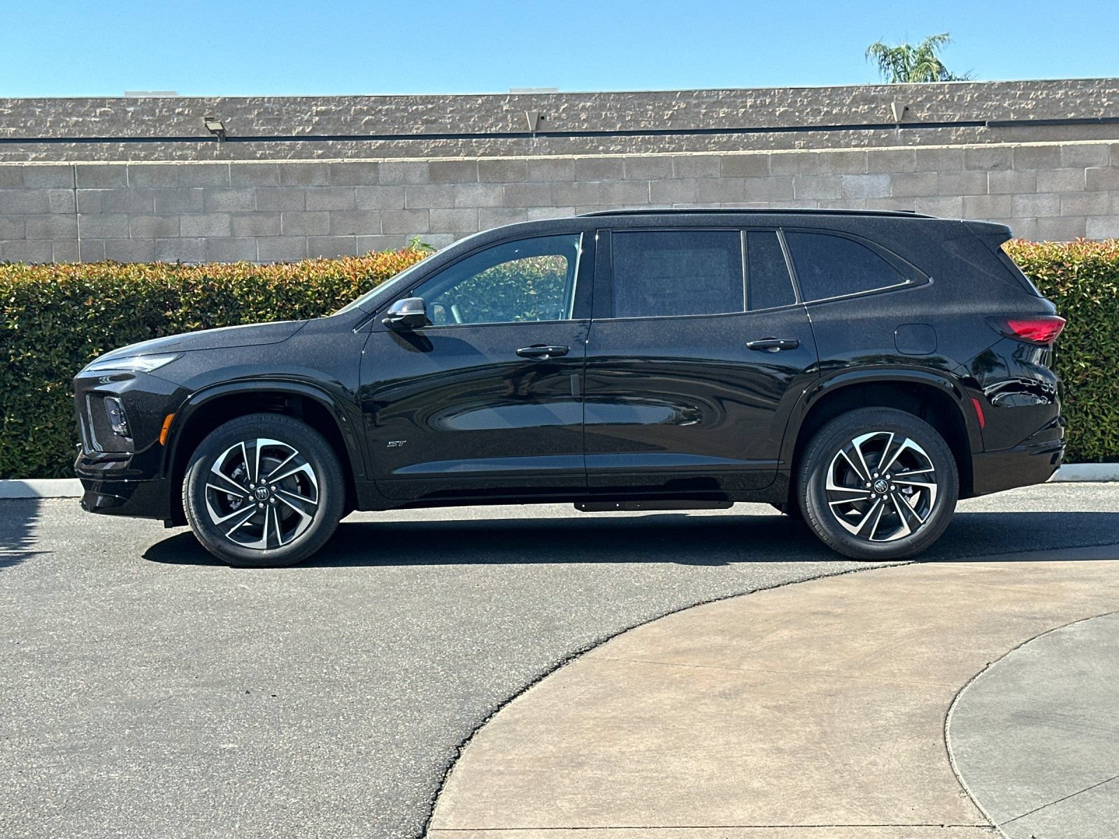 New 2026 Buick Enclave Sport Touring w/ Power Package FWD image 7