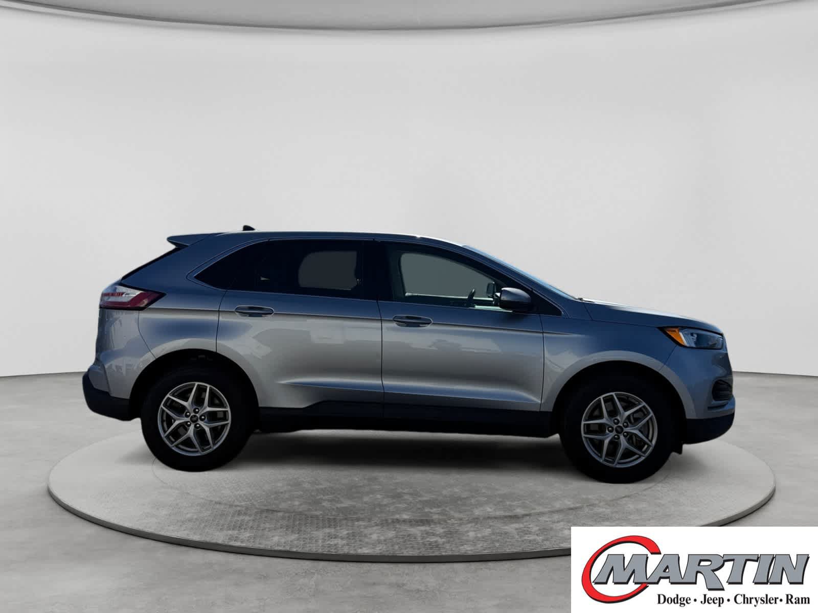 Used 2024 Ford Edge SEL AWD/4WD image 4