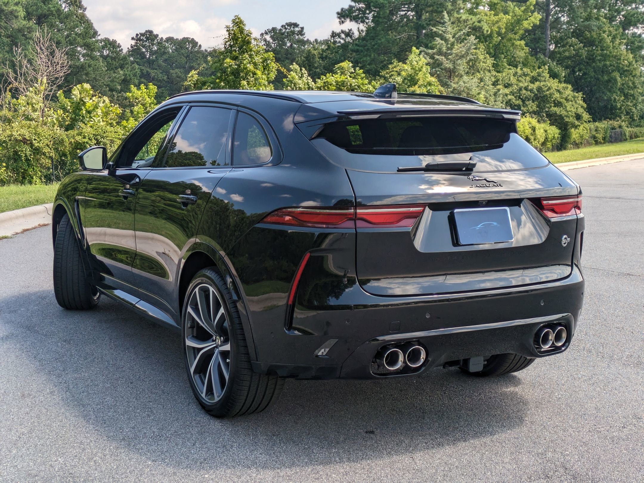 New 2026 Jaguar F-PACE SVR 575 Edition image 8
