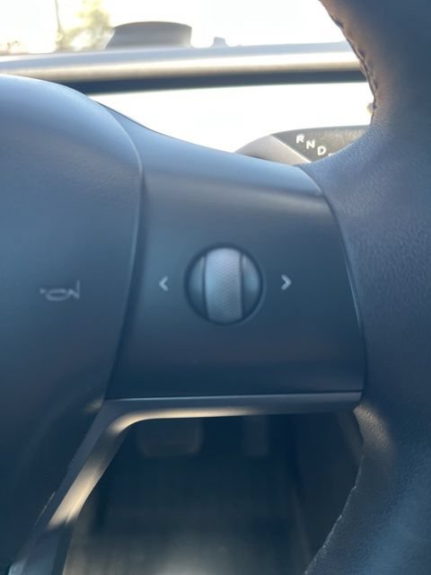 Used 2023 Tesla Model Y Long Range AWD/4WD image 13