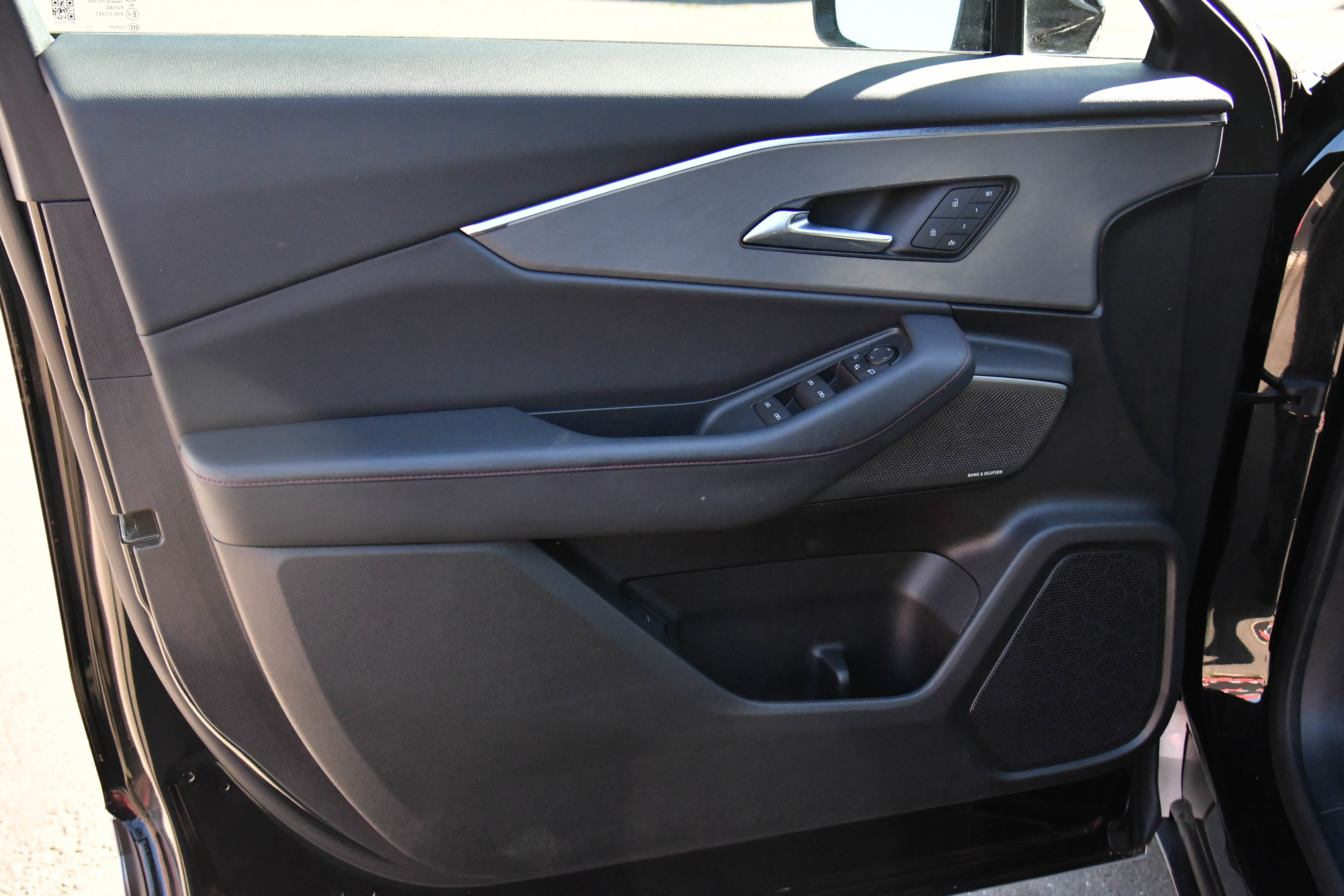 Used 2024 Acura ZDX A-Spec image 14