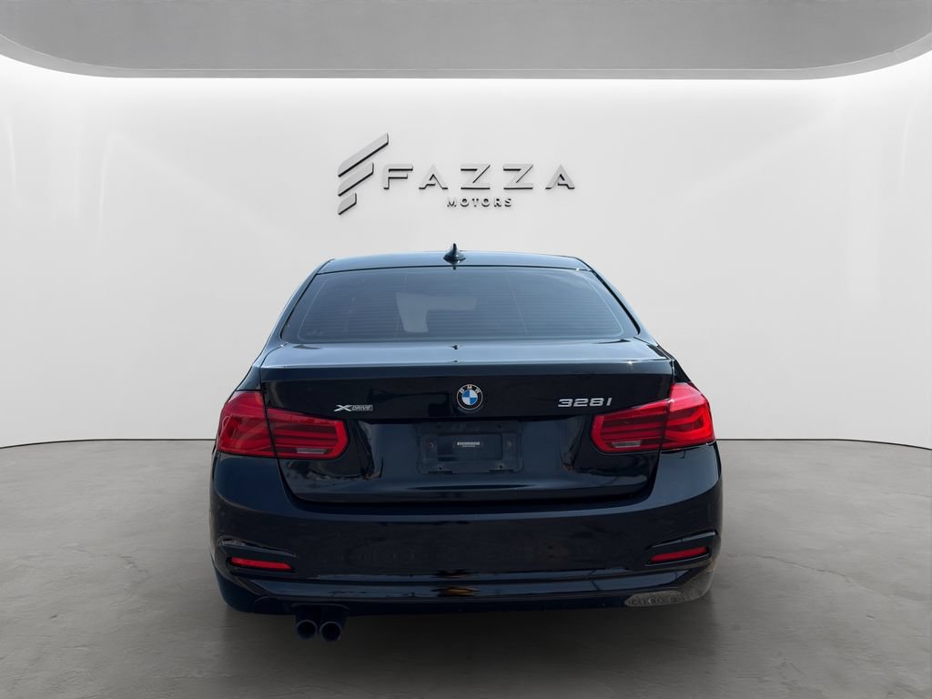 Used 2016 BMW 328i xDrive Sedan AWD/4WD image 10