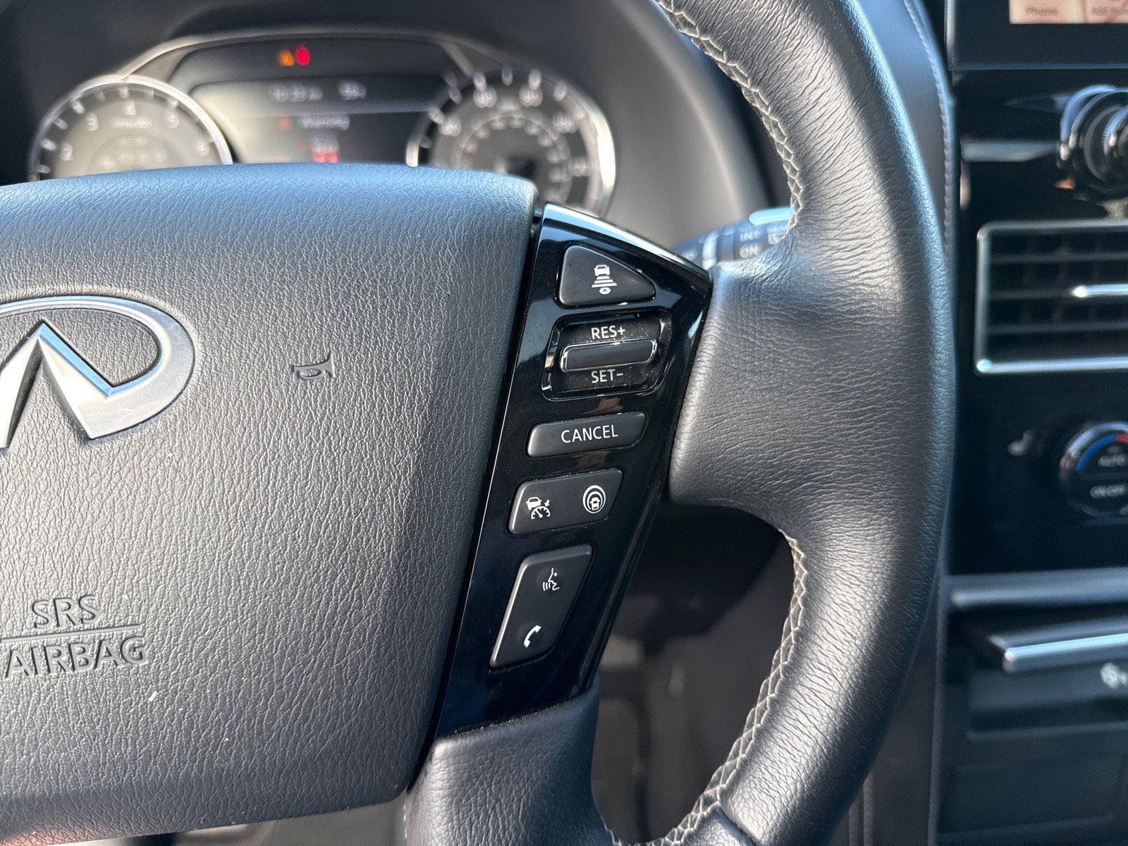 Used 2023 INFINITI QX80 Luxe w/ Cargo Package RWD image 23