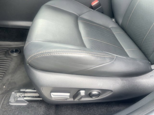 Used 2024 Toyota Venza Limited image 18