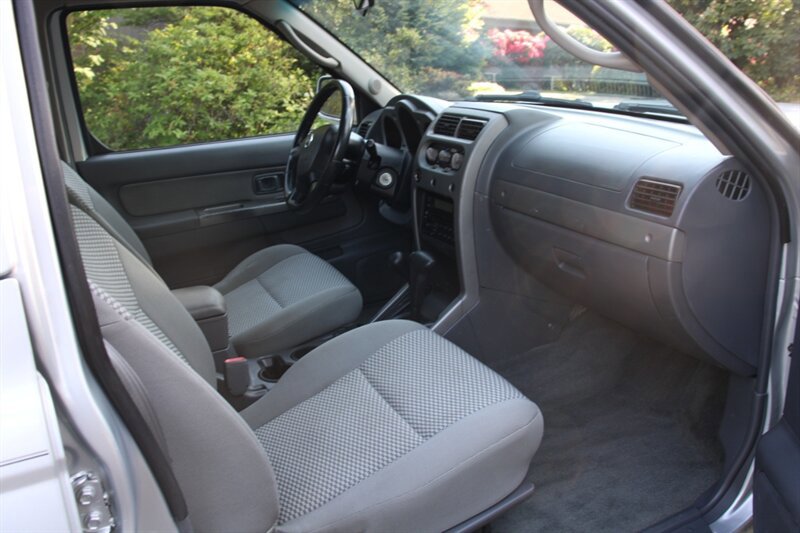 Used 2002 Nissan Frontier SE AWD/4WD image 13