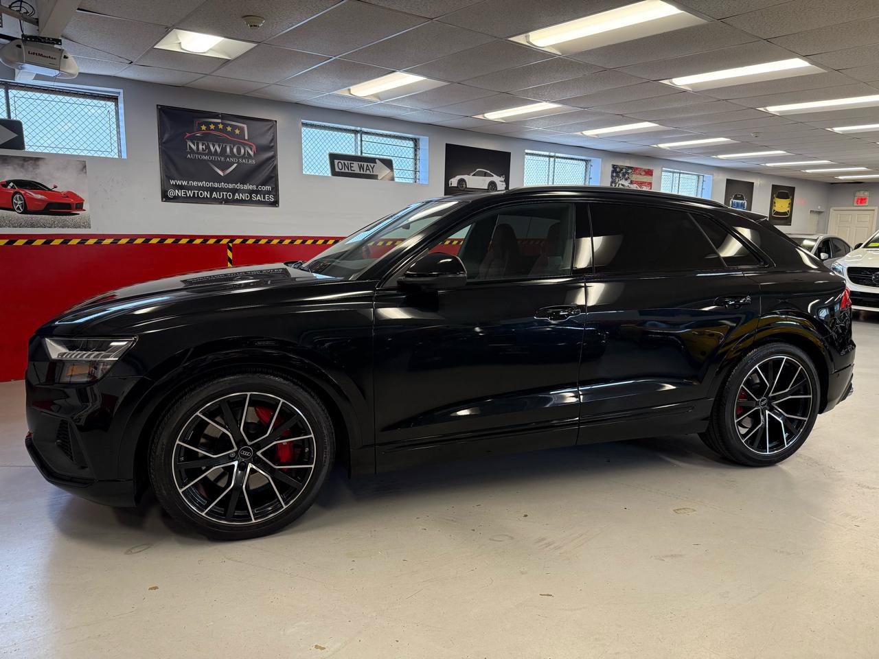Used 2023 Audi SQ8 Premium Plus AWD/4WD image 3