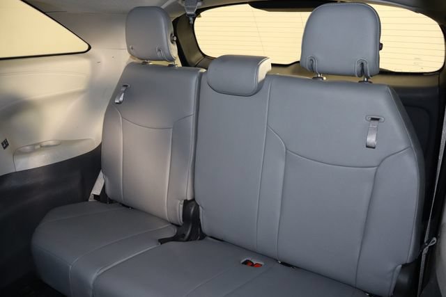 Used 2024 Toyota Sienna XLE AWD/4WD image 17