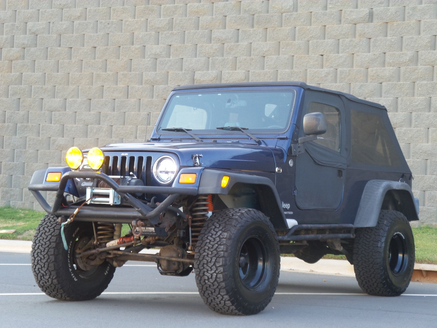 Used 2005 Jeep Wrangler Unlimited w/ Security Group AWD/4WD image 26