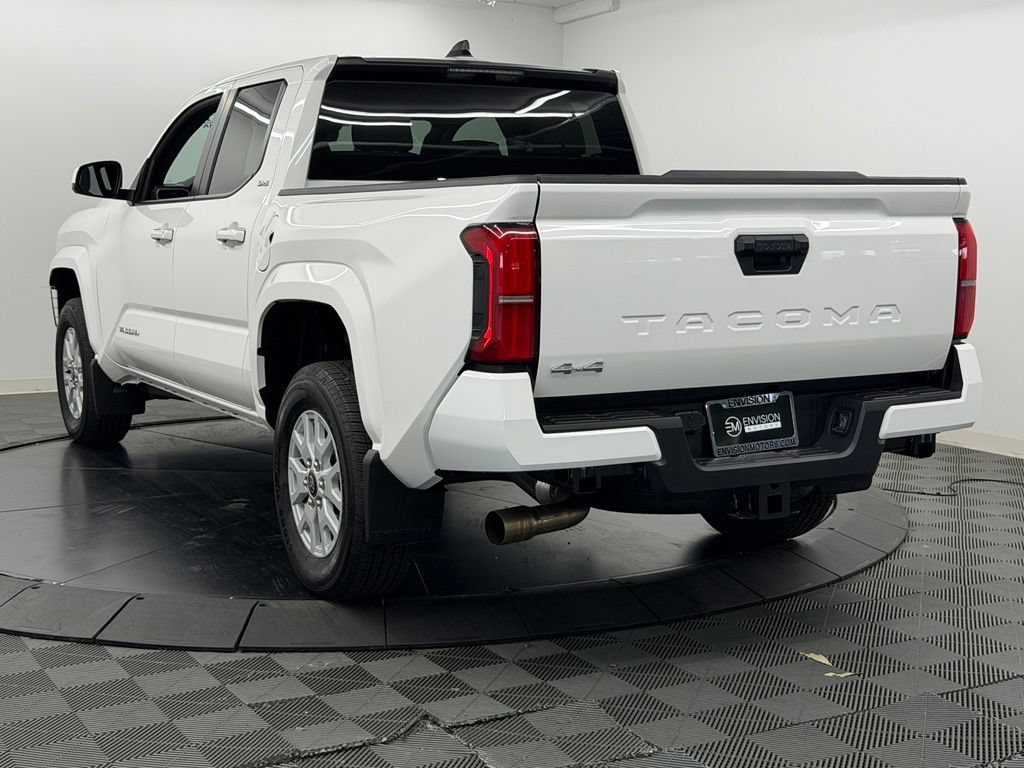 Certified 2026 Toyota Tacoma SR5 AWD/4WD image 12
