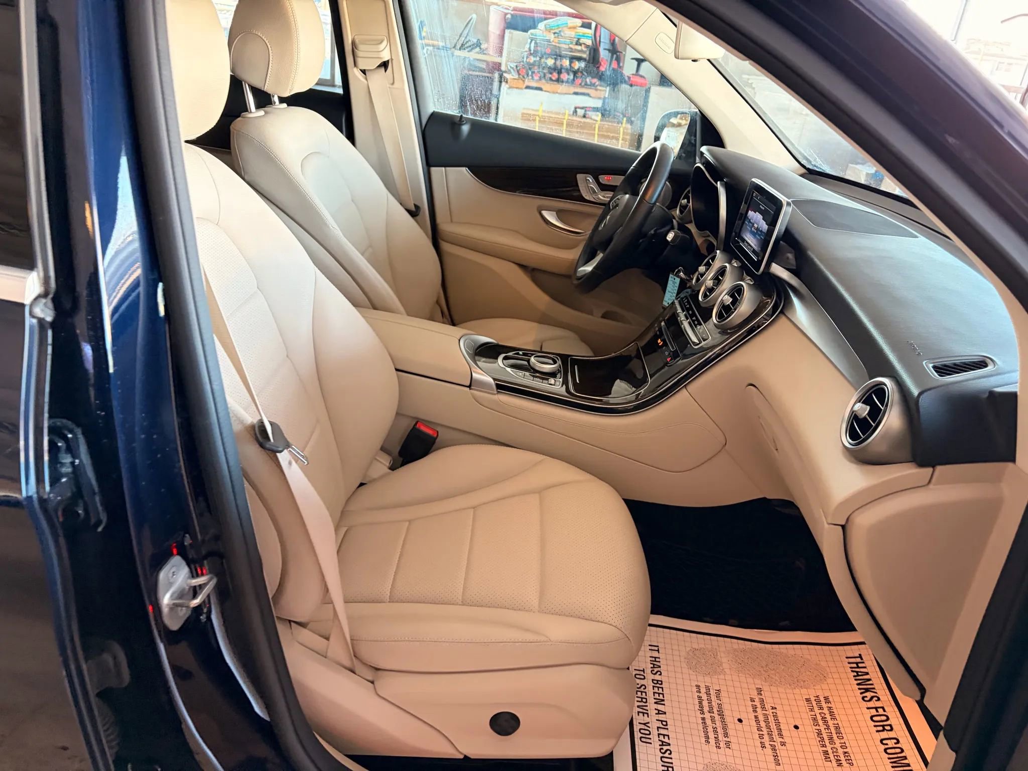Used 2019 Mercedes-Benz GLC 300 4MATIC image 19