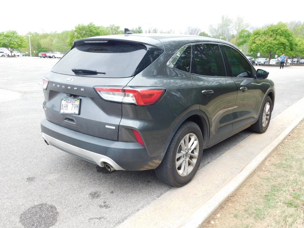 Used 2020 Ford Escape SE image 4
