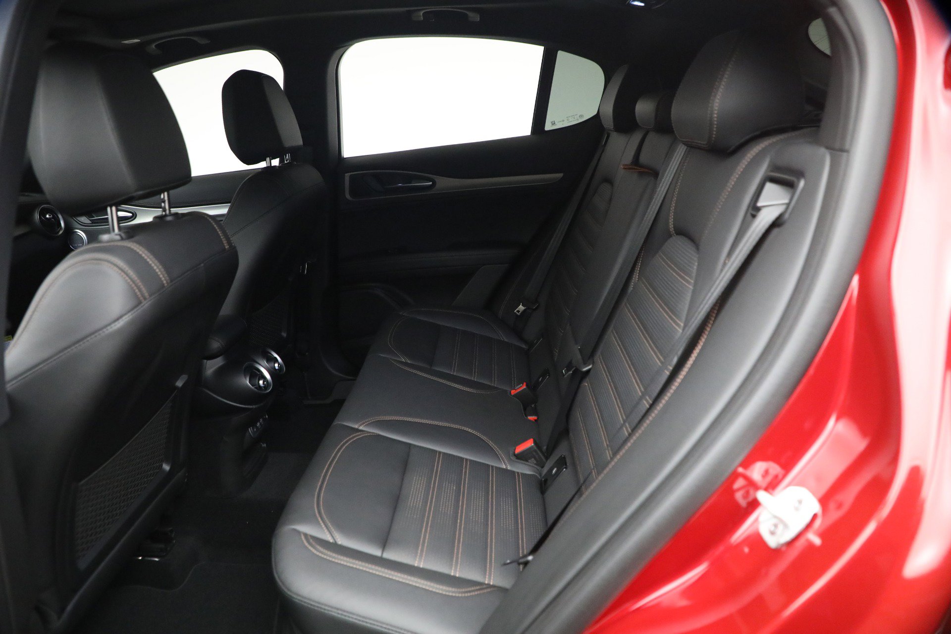 New 2025 Alfa Romeo Stelvio Sprint image 19