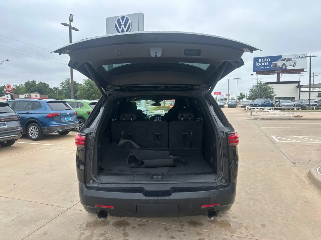 Used 2023 Chevrolet Traverse LT FWD image 16