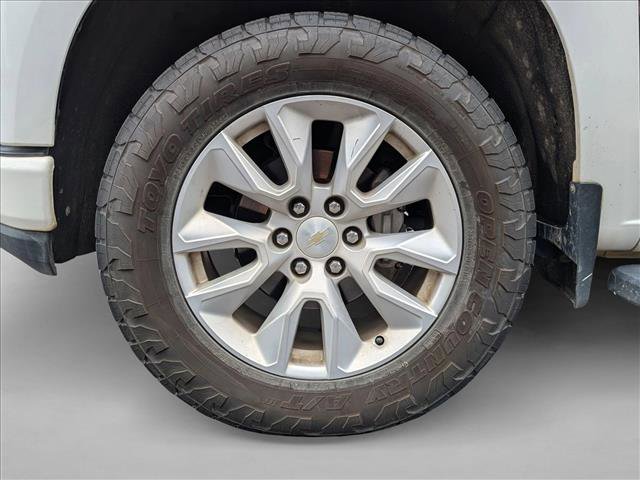 Used 2021 Chevrolet Silverado 1500 Custom w/ Custom Max Trailering Package AWD/4WD image 18