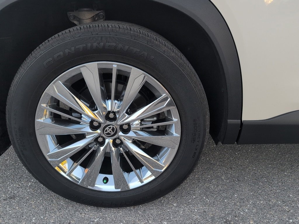 Used 2024 Toyota Grand Highlander Platinum image 16