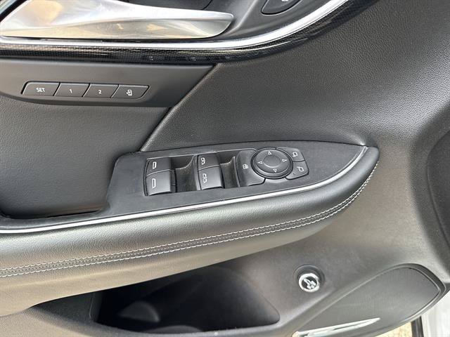 Certified 2022 Buick Envision Essence w/ Technology Package II FWD image 43