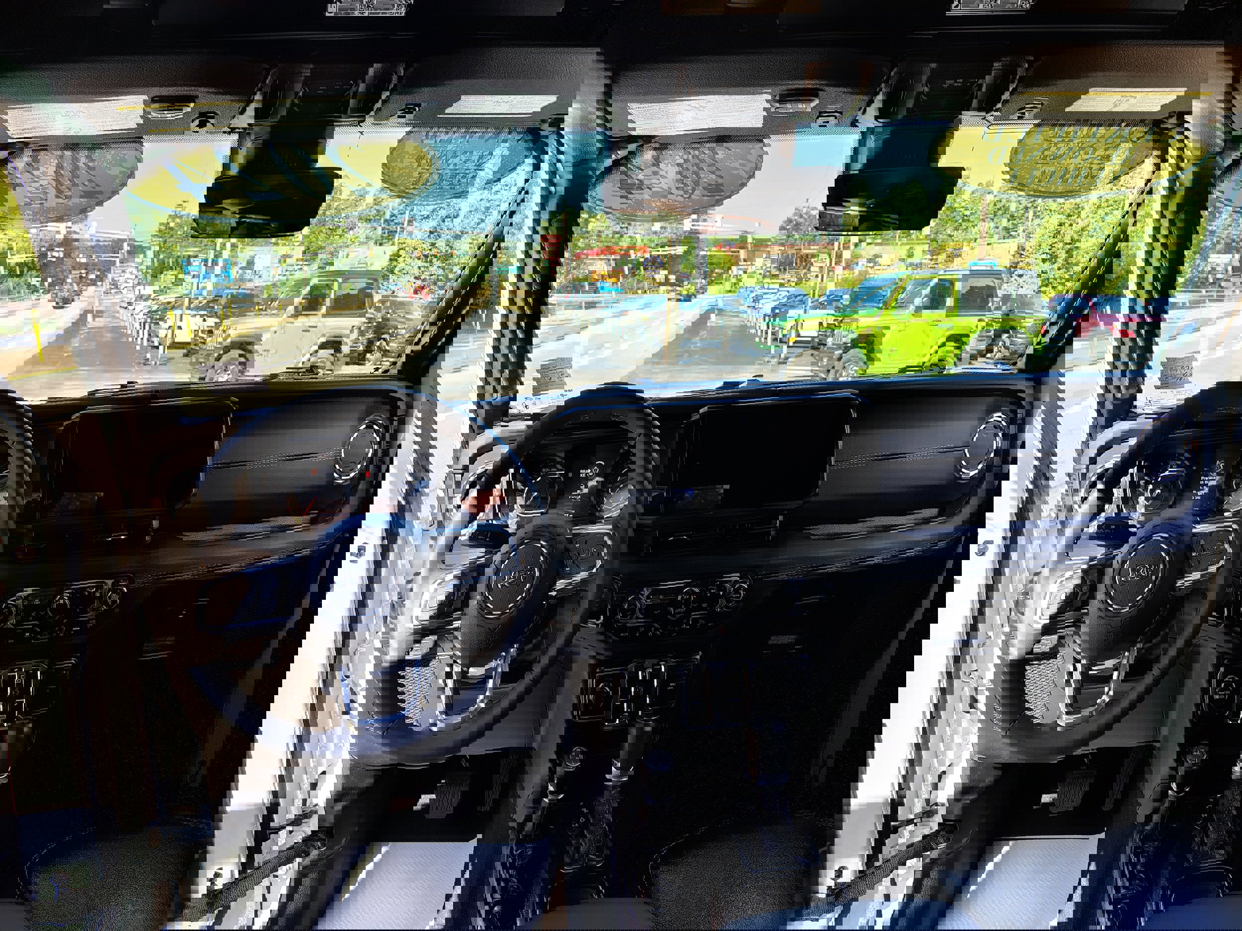 Certified 2024 Jeep Wrangler Sahara w/ Technology Group image 19