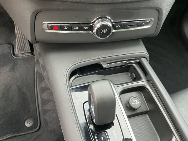 Certified 2025 Volvo XC90 B5 Core AWD/4WD image 18