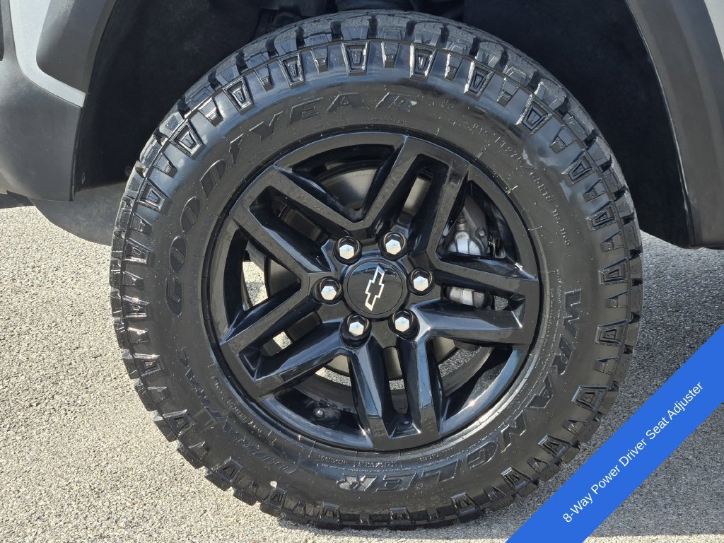 Used 2023 Chevrolet Colorado Trail Boss w/ Technology Package AWD/4WD image 13