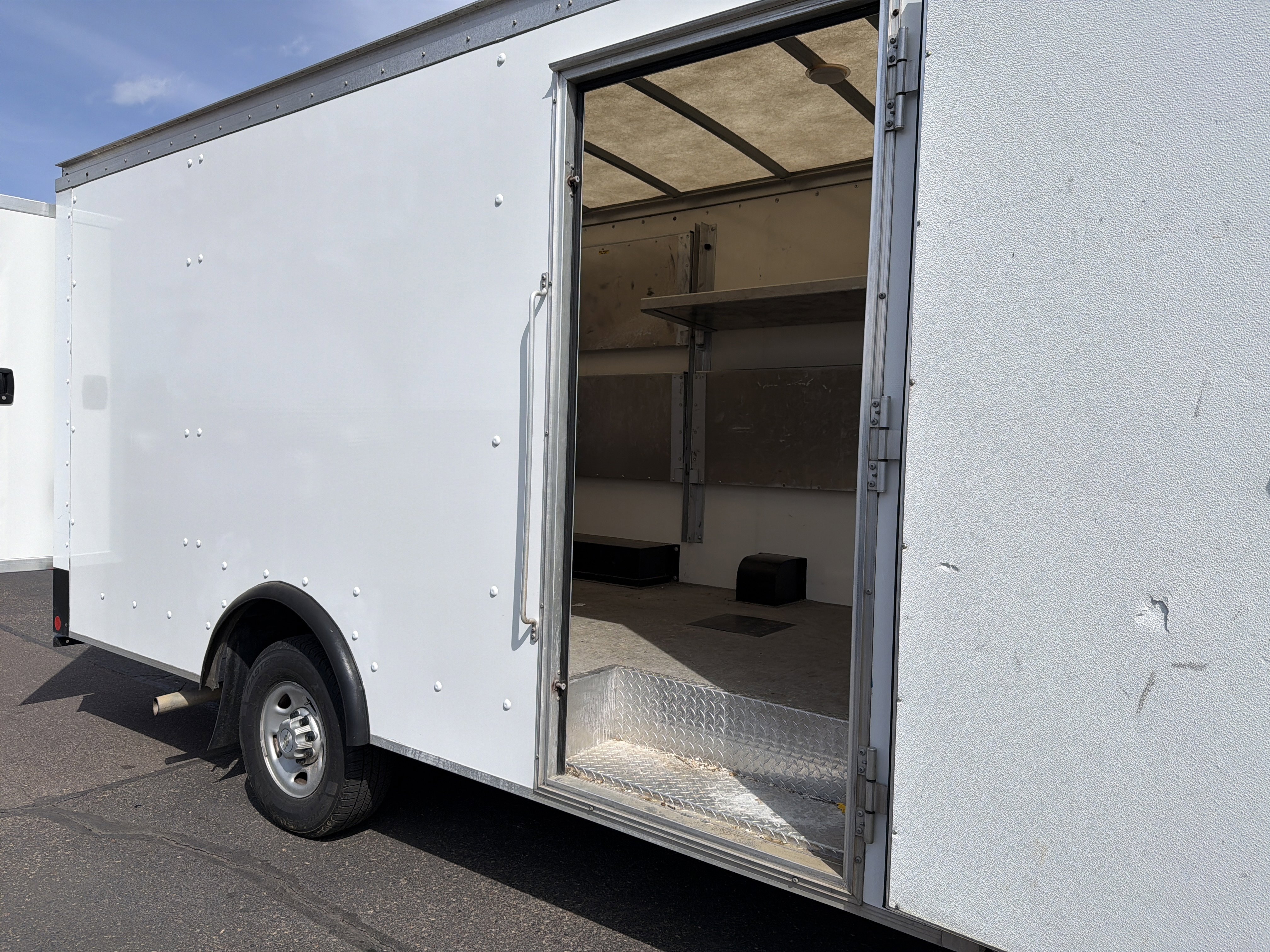 Used 2021 Chevrolet Express 3500 w/ Driver Convenience Package image 9