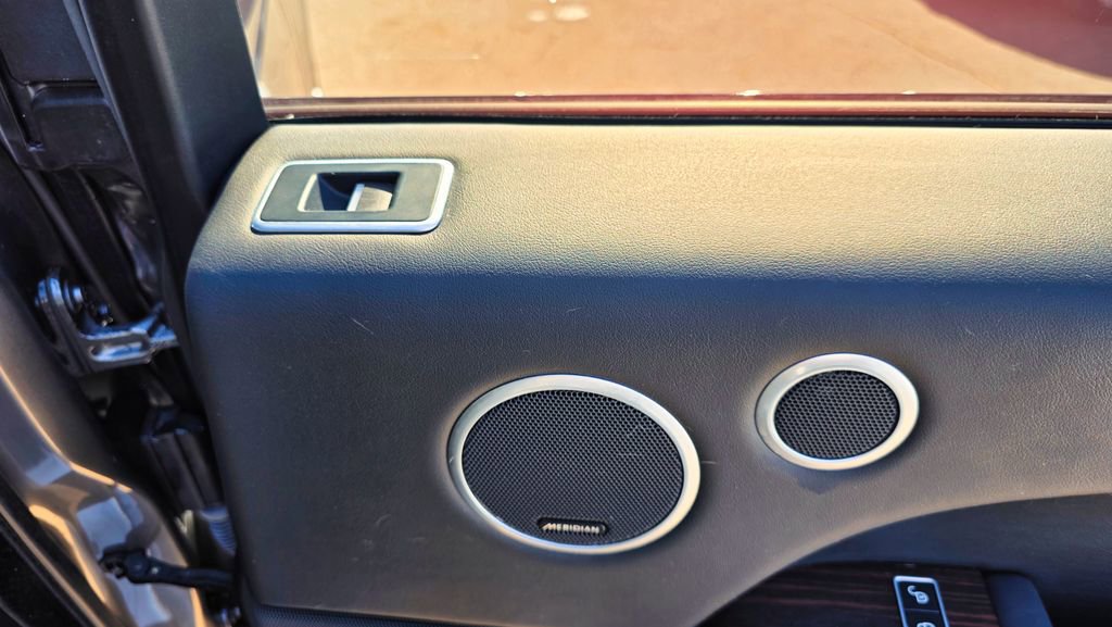 Used 2015 Land Rover Range Rover Supercharged image 42