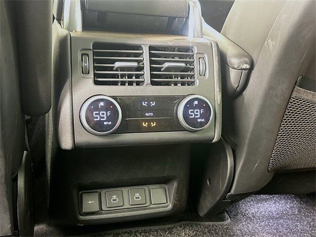 Used 2024 Land Rover Discovery S image 26