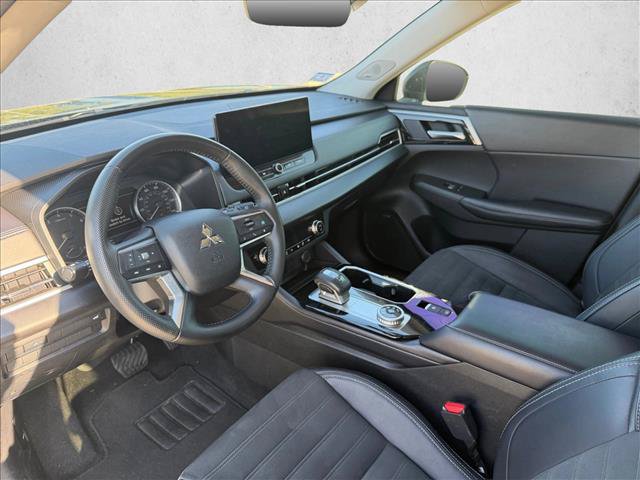 Used 2025 Mitsubishi Outlander SE FWD image 10