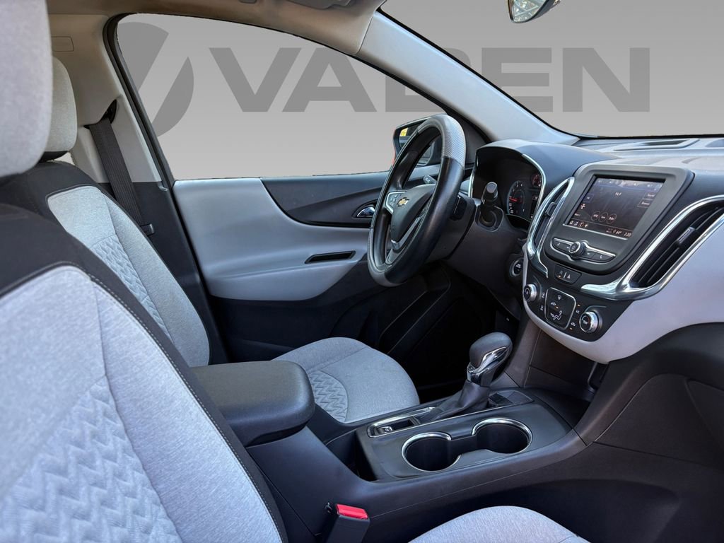 Used 2023 Chevrolet Equinox LS image 9