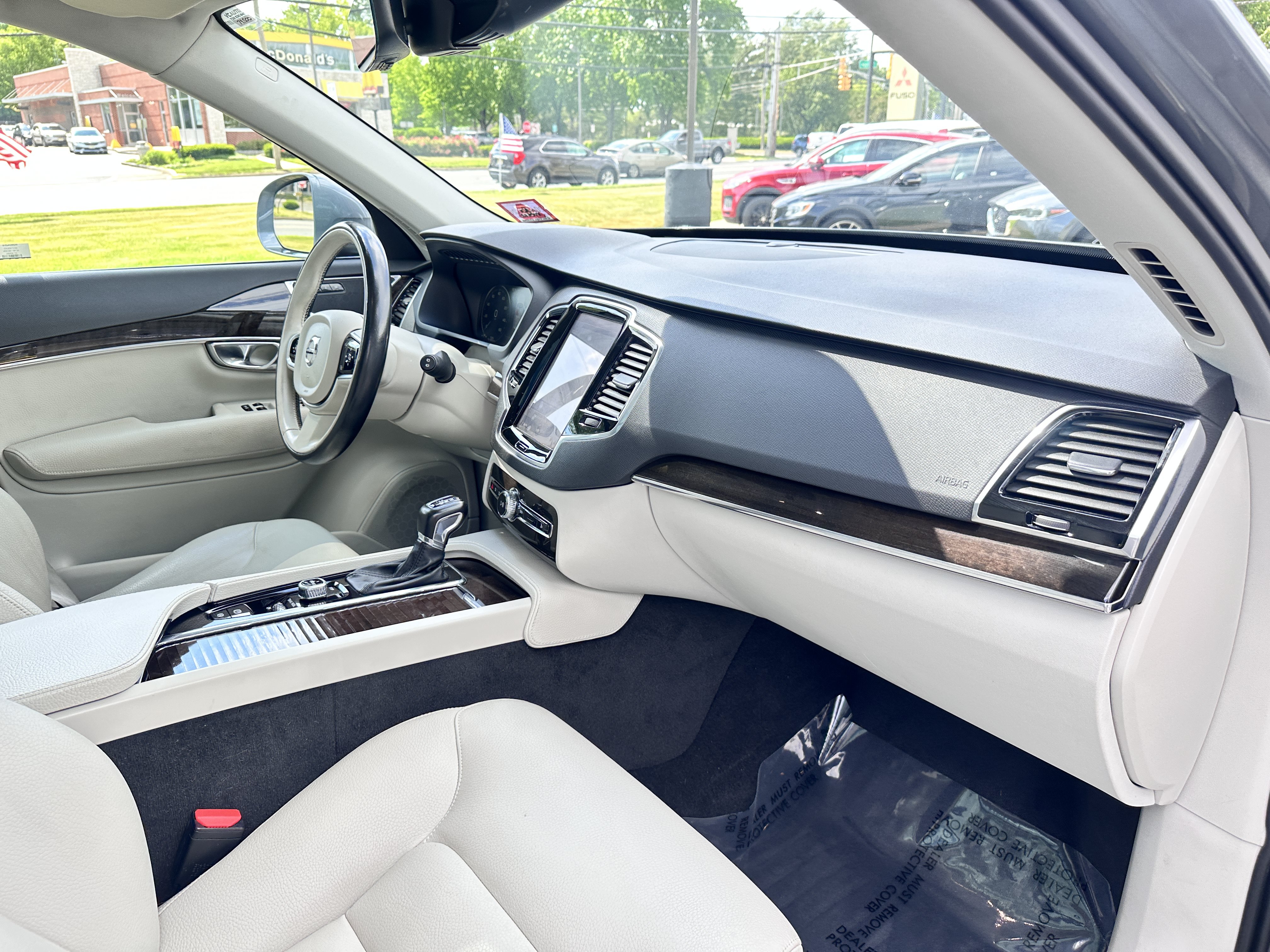 Used 2017 Volvo XC90 T6 Momentum w/ Vision Package AWD/4WD image 41