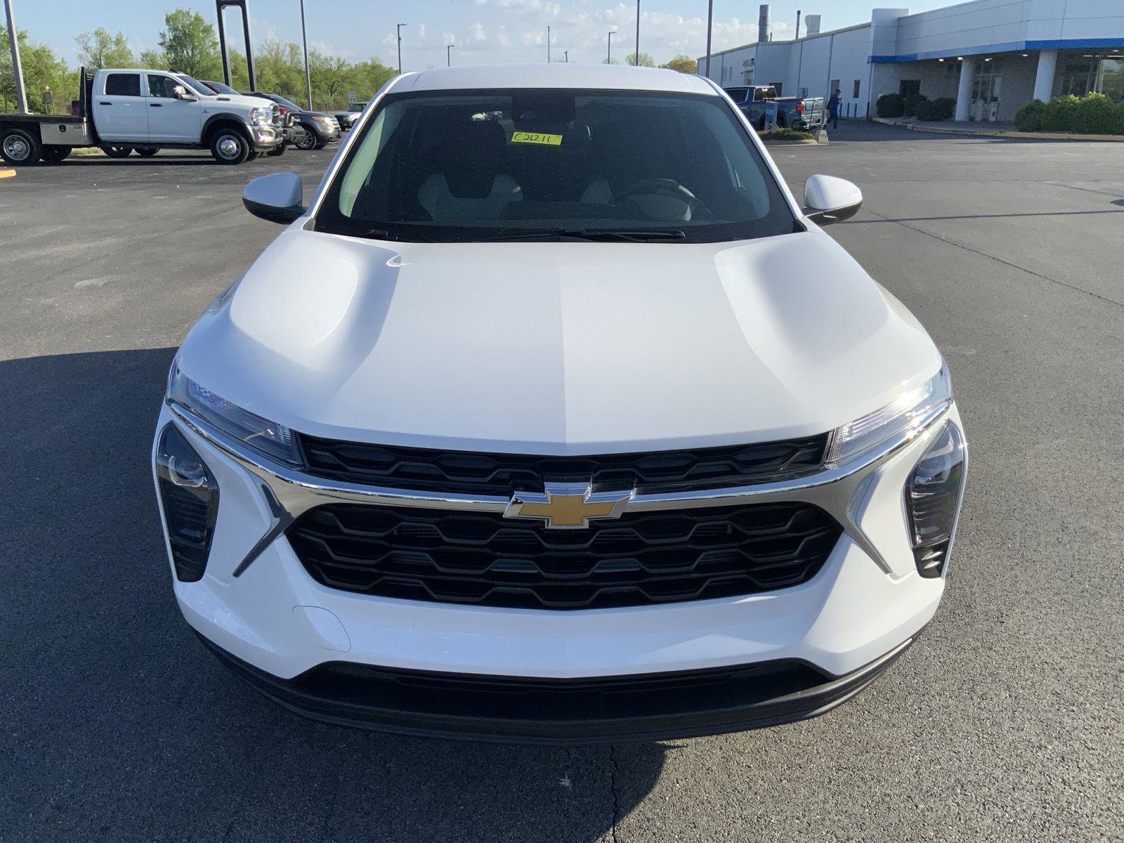 New 2026 Chevrolet Trax LS w/ LS Convenience Package FWD image 3