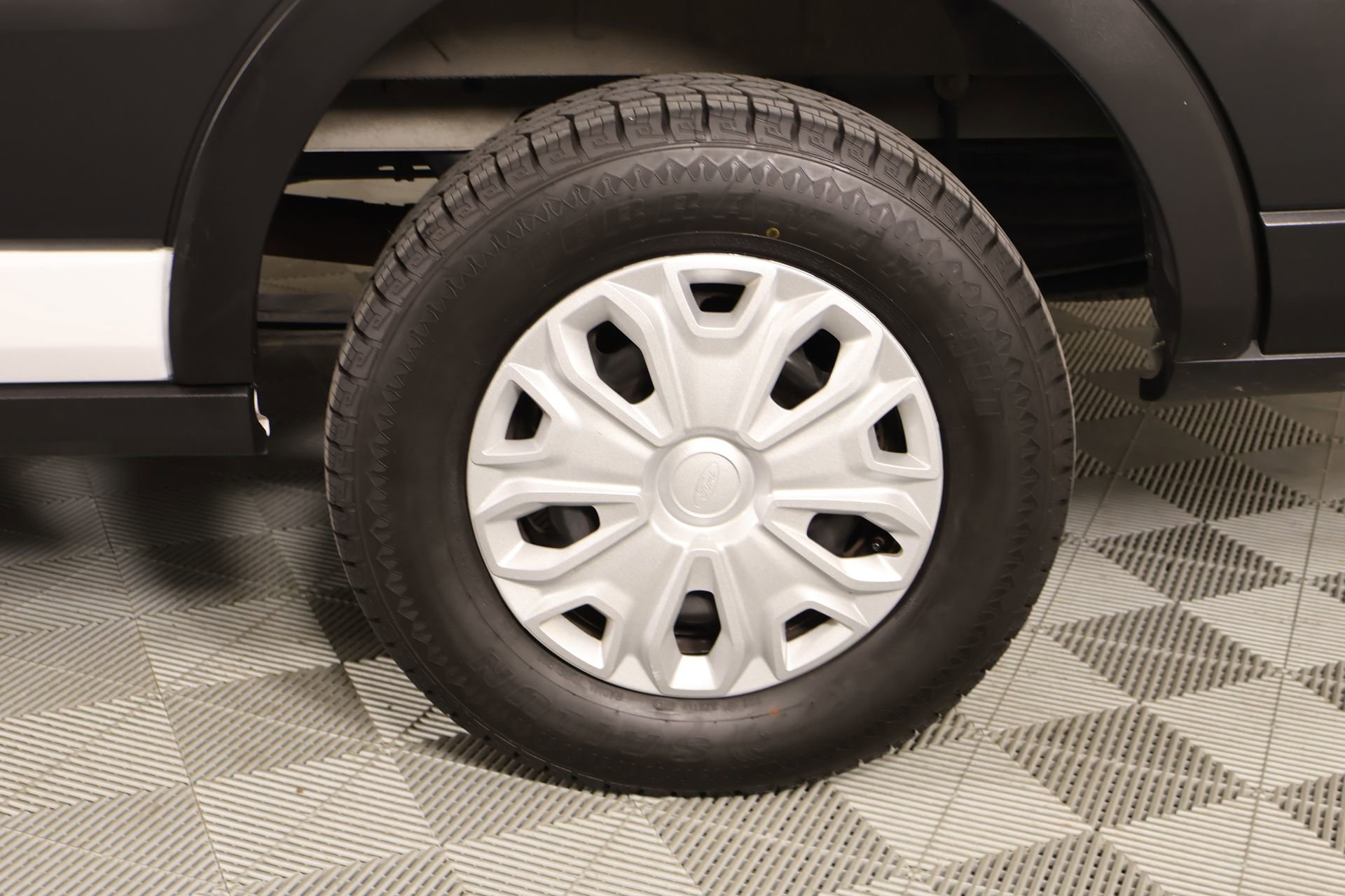 Used 2024 Ford Transit 350 XLT image 18